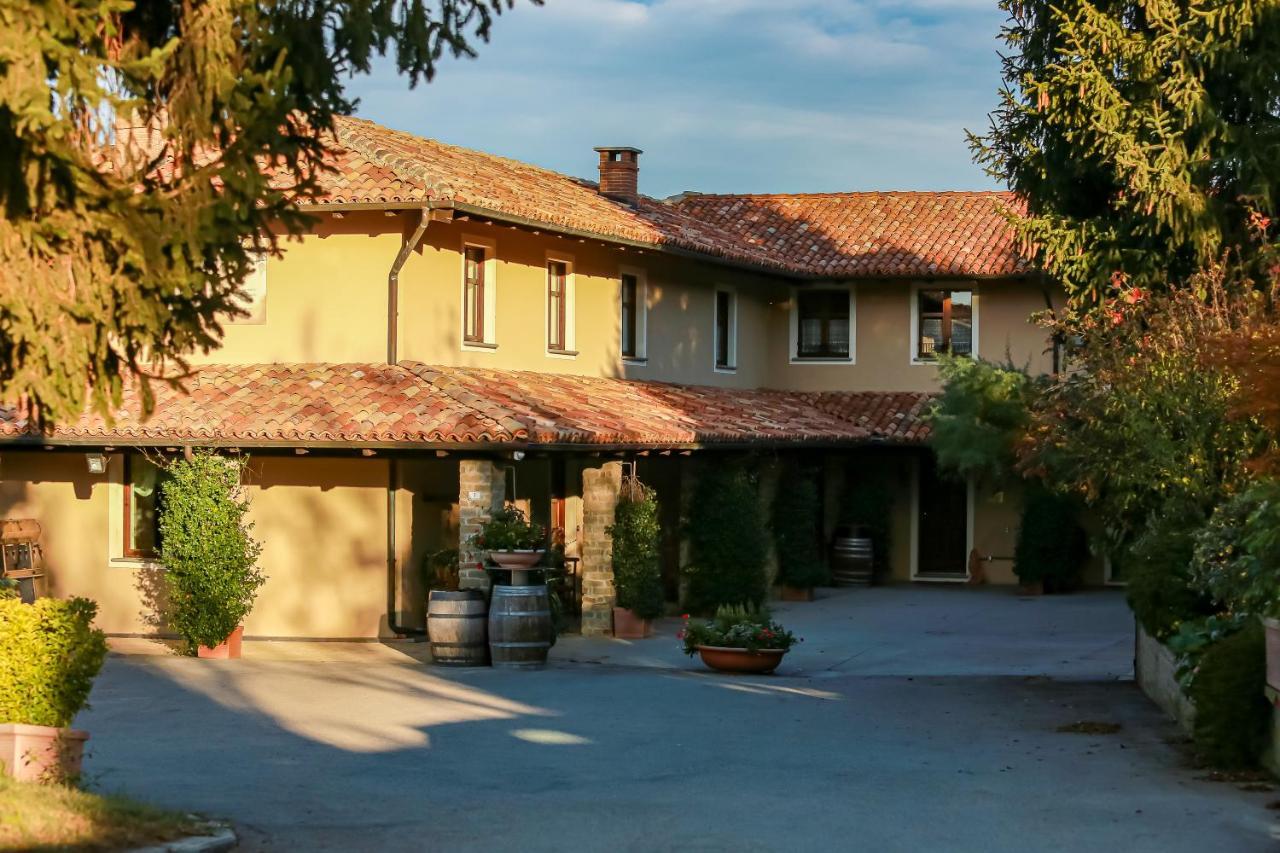 Cadgal - Tenuta Valdivilla Santo Stefano Belbo Exterior photo